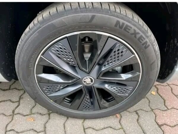 Skoda Karoq Sportline 1.5 TSI 110 kW DSG / 150 hp / 2024 / Automatic / petrol / 8450 km – Image 11