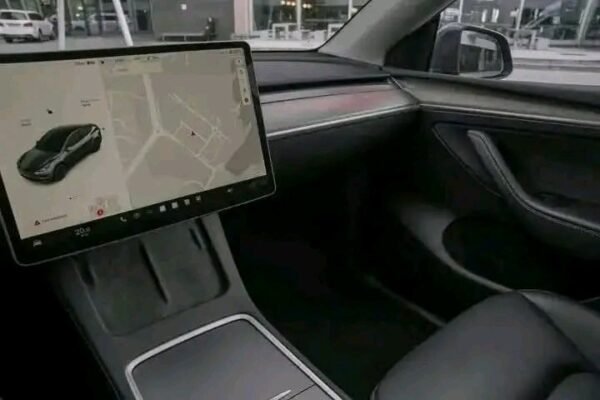Tesla Model Y Long Range – Image 4