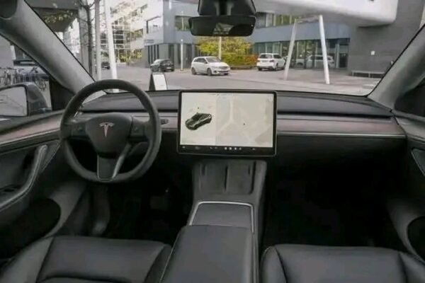 Tesla Model Y Long Range – Image 26
