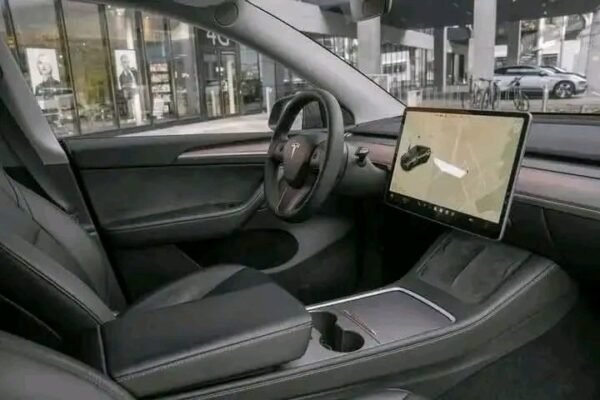 Tesla Model Y Long Range – Image 12