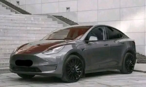 Tesla Model Y Long Range – Image 22
