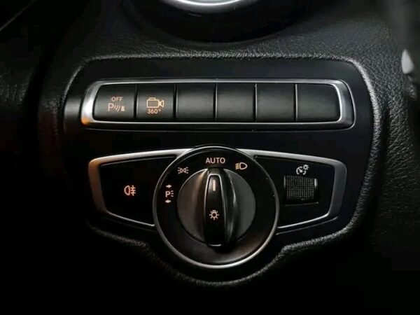 Mercedes Benz GLC 250D – Image 16