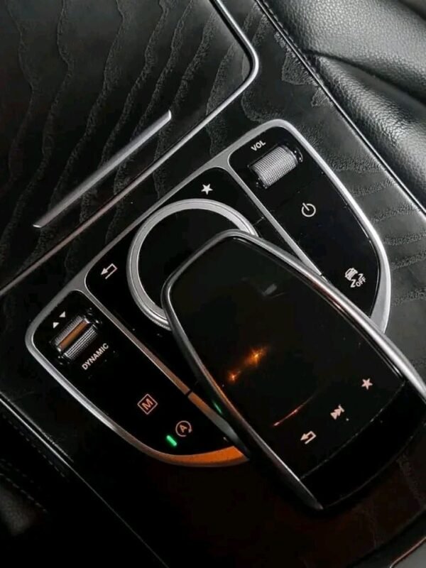 Mercedes Benz GLC 250D – Image 43