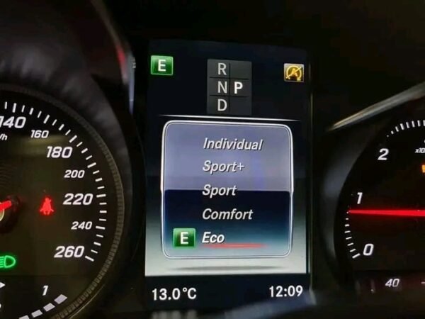 Mercedes Benz GLC 250D – Image 30