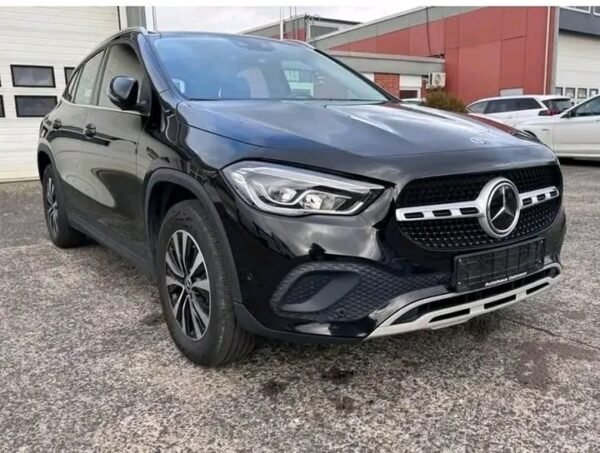 Mercedes Benz GLA 200