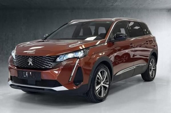 PEUGEOT 5008 – Image 2