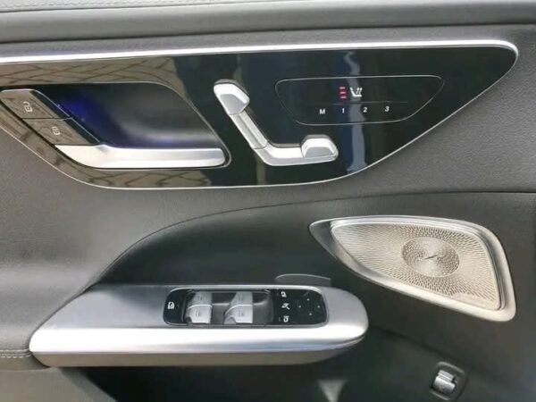 Mercedes-Benz C-Class 2.0 – Image 12