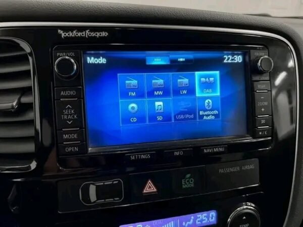 Mitsubishi Outlander 2.2D – Image 10