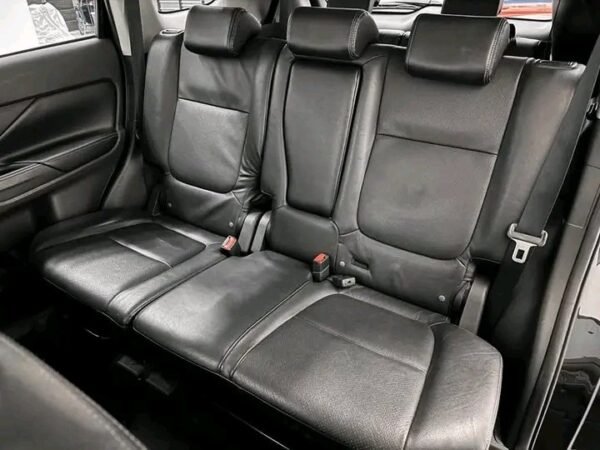Mitsubishi Outlander 2.2D – Image 4