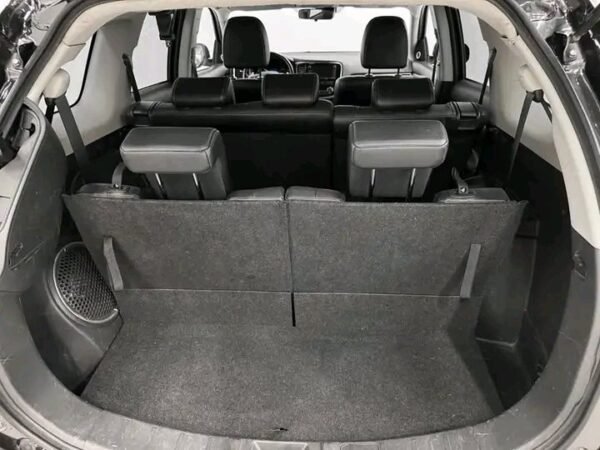 Mitsubishi Outlander 2.2D – Image 13