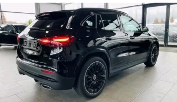 MERCEDES BENZ GLA – Image 26