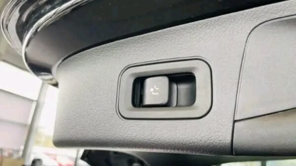 MERCEDES BENZ GLA – Image 21