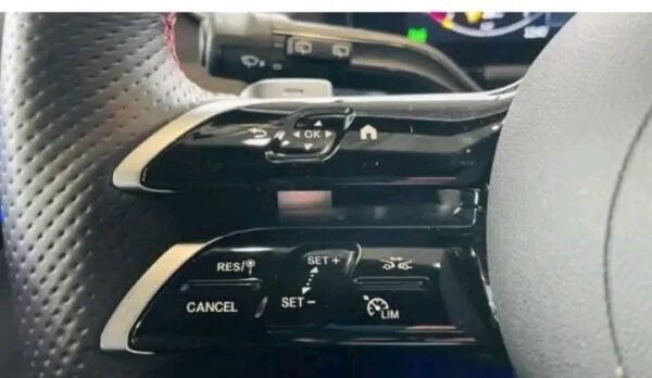 MERCEDES BENZ GLA – Image 19