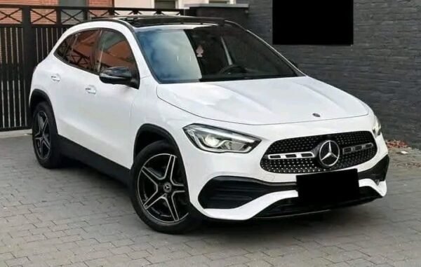 Mercedes GLA 200D – Image 3