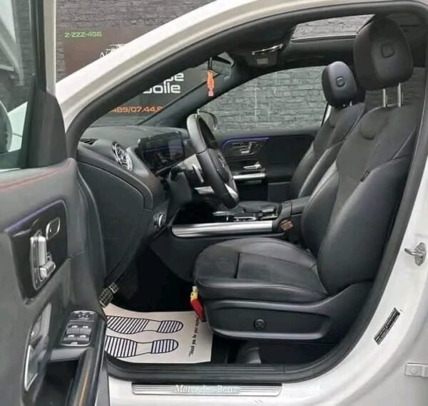 Mercedes GLA 200D – Image 13