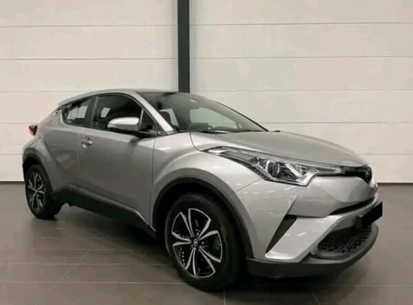 TOYOTA C-HR 1.2 - Image 9