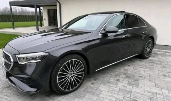 Mercedes-Benz E-Class 300 – Image 13