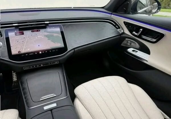 Mercedes-Benz E-Class 300 – Image 17
