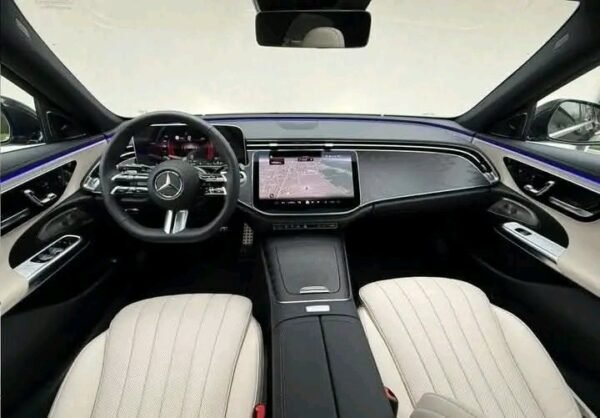Mercedes-Benz E-Class 300 – Image 23