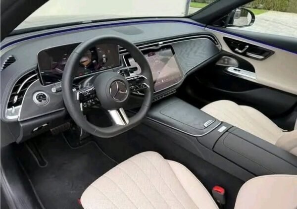 Mercedes-Benz E-Class 300 – Image 25