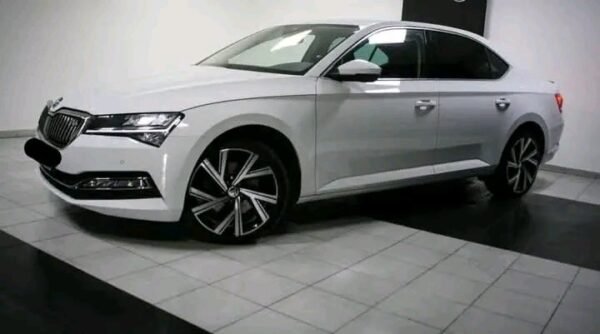 Skoda Superb 2.0 – Image 4