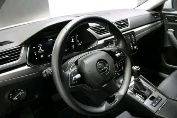 Skoda Superb 2.0 – Image 8