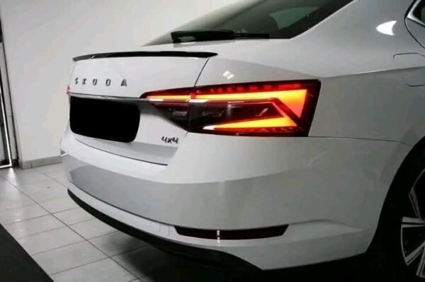 Skoda Superb 2.0 – Image 21