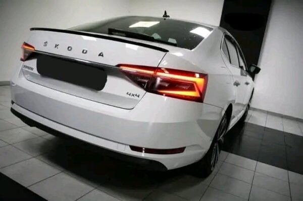 Skoda Superb 2.0 – Image 26