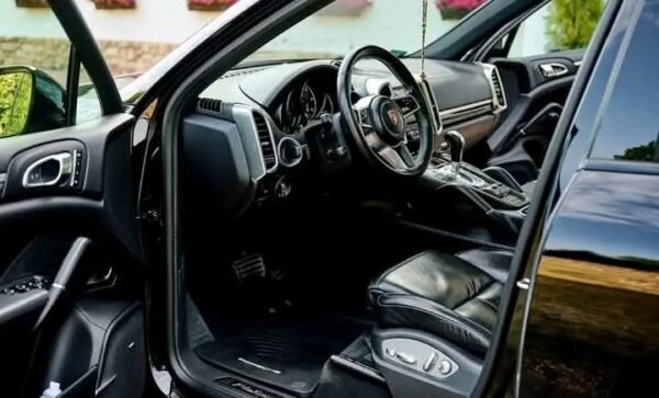 Porsche Cayenne – Image 5