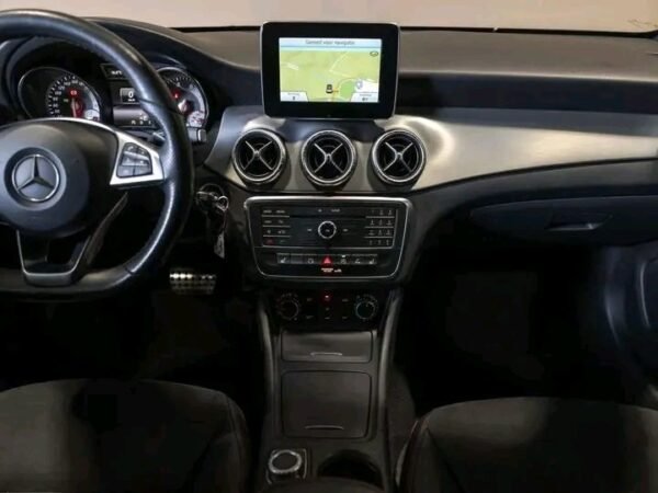 Mercedes-Benz CLA – Image 21