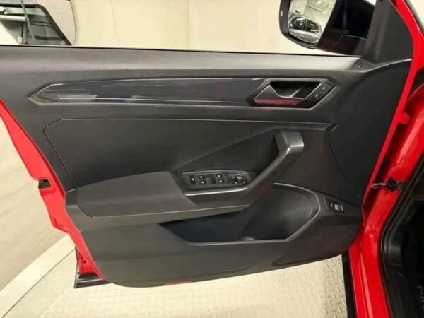 VOLKSWAGEN T-ROC 1.5 – Image 11