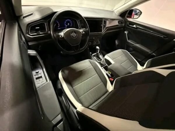 VOLKSWAGEN T-ROC 1.5 – Image 30