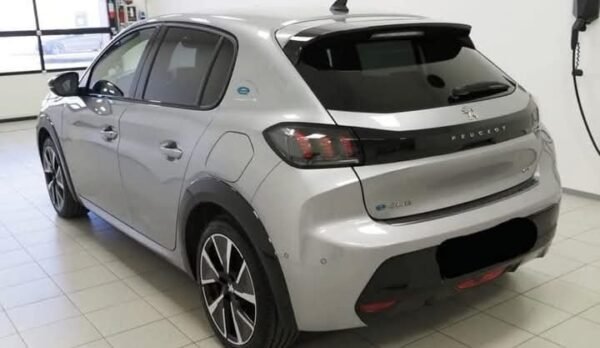 Peugeot 208 GT CAR – Image 19