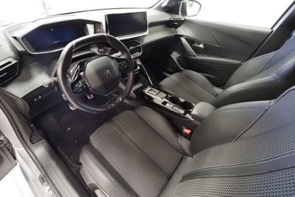 Peugeot 208 GT CAR – Image 13
