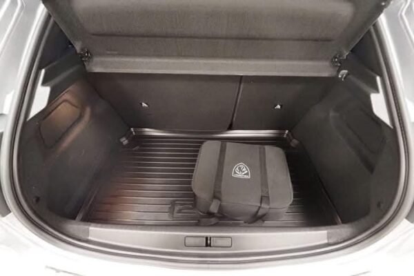 Peugeot 208 GT CAR – Image 17