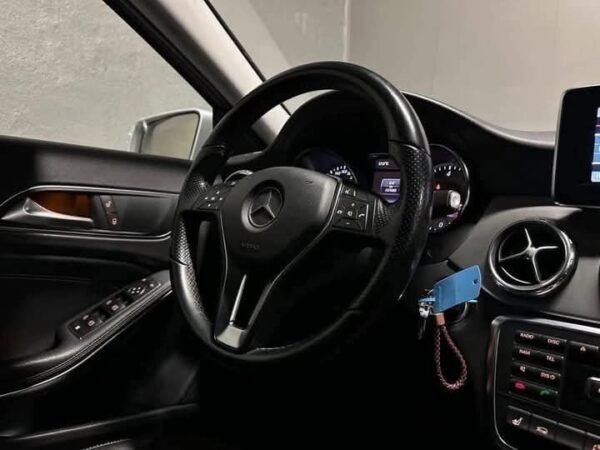Mercedes-Benz GLA – Image 13