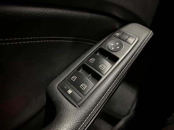 Mercedes-Benz GLA – Image 14