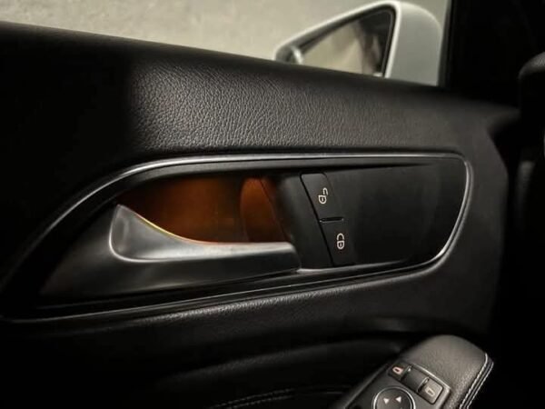 Mercedes-Benz GLA – Image 12