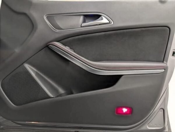 Mercedes-Benz GLA – Image 16
