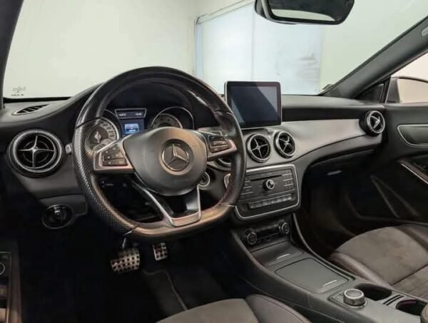 Mercedes-Benz GLA – Image 14