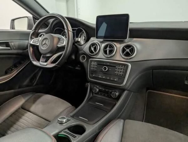 Mercedes-Benz GLA – Image 13