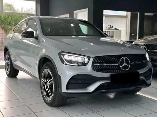 Mercedes-Benz GLC 300 and AMG Line – Image 2