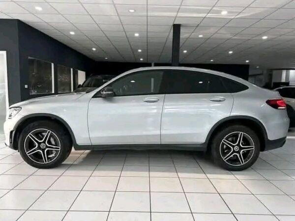 Mercedes-Benz GLC 300 and AMG Line – Image 3