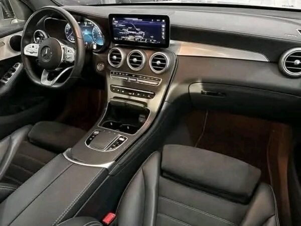 Mercedes-Benz GLC 300 and AMG Line – Image 6