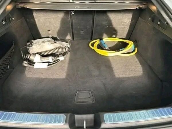 Mercedes-Benz GLC 300 and AMG Line – Image 8