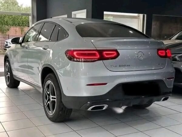 Mercedes-Benz GLC 300 and AMG Line – Image 9
