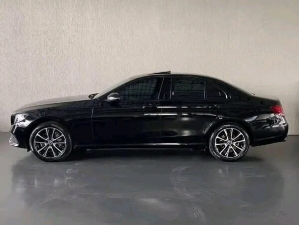 Mercedes Benz E300 - Image 8