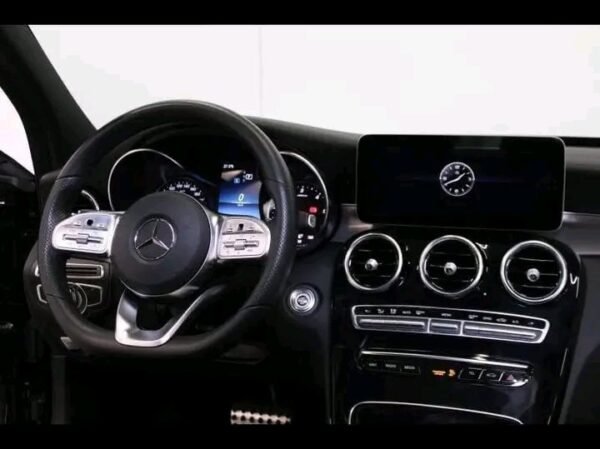 Mercedes-Benz C 200 – Image 12
