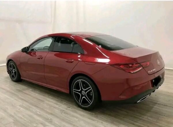 Mercedes-Benz CLA 200 AMG – Image 13