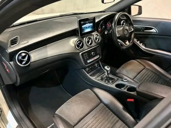 MERCEDES CLA 180 AMG SPORT 1.5 DIESEL – Image 10